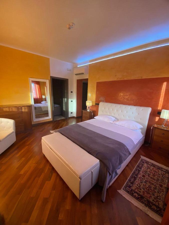 B2In Suite & Office Capriate San Gervasio Extérieur photo